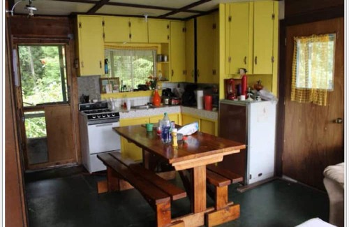 Lakelse Cabine | Cozy Semi-Off Grid waterfront Cottage with spacious property - Pet Friendly