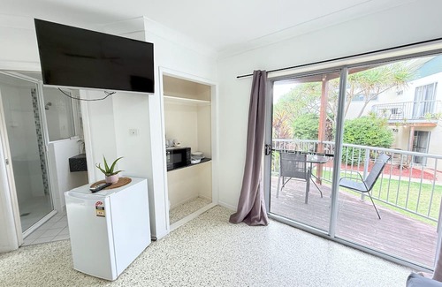 Emu Park Station Balnéaire | Emu Park Beach Resort, Queen Room with balcony for 2 Guest
