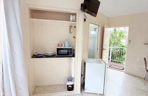 Emu Park Station Balnéaire | Emu Park Beach Resort, Queen Room with balcony for 2 Guest
