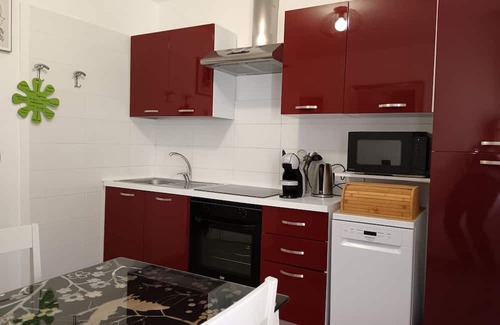 Altavalle Appartement | Pet friendly vacation apartment with private garden