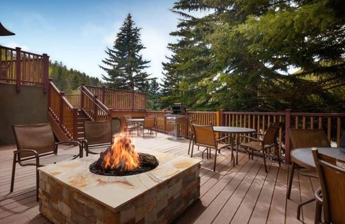 Highland Meadows Copropriété | Enjoy a 3 Day Fall Weekend -2-bedroom condo at Marriott Resort in charming Vail