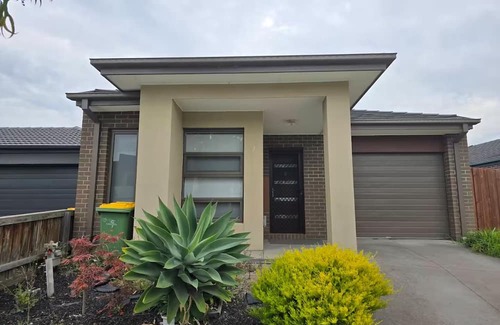 Pakenham Maison | 7 Serenity Home 3-bedroom house with WiFi and AC in peaceful Pakenham