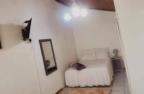 Pietermaritzburg Cabine | Spacious lodge in beautiful Pietermaritzburg with AC, WiFi