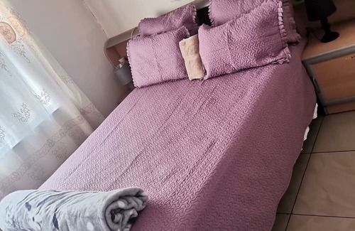 Pietermaritzburg Cabine | Spacious lodge in beautiful Pietermaritzburg with AC, WiFi