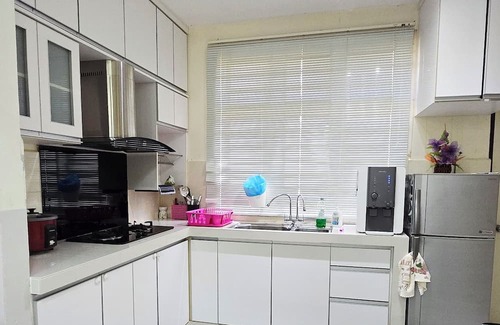 Kampung Bukit Rangin Maison | Spacious 4-bedroom house with WiFi, AC in welcoming Kuantan