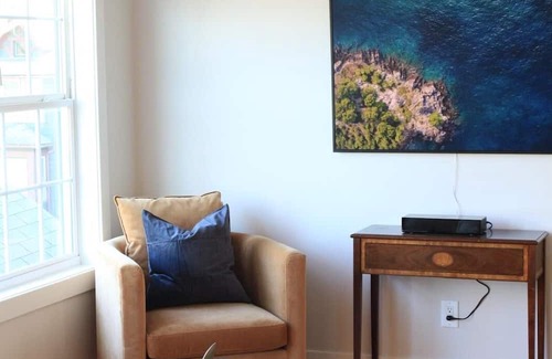 West Seventh Copropriété | Charming 2-bedroom condo with WiFi, AC in downtown Saint Paul , great location.