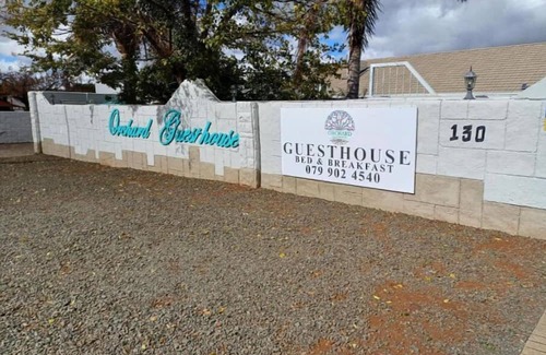 Fichardt Park Appartement | Orchard Guesthouse Double Room with Pool View 2