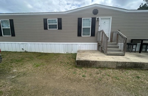 Florence Maison | 3-bedroom mobile home in peaceful Florence with AC, WiFi
