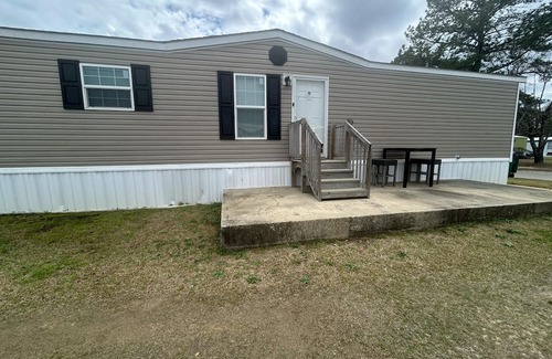 Florence Maison | 3-bedroom mobile home in peaceful Florence with AC, WiFi