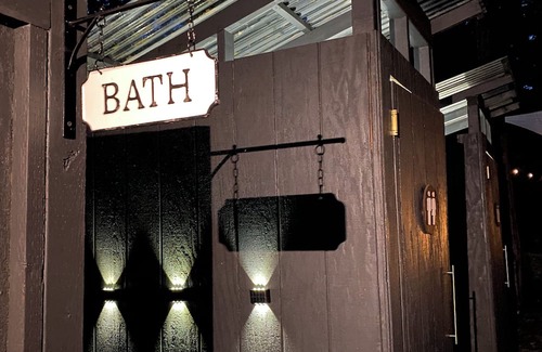 Burnt Ranch Location De VR | Glamping at Radio Ranch Camp with Tub and Waterfalls