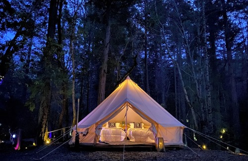 Burnt Ranch Location De VR | Glamping at Radio Ranch Camp with Tub and Waterfalls