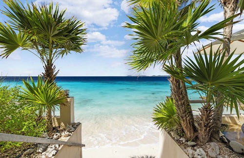 Belnem Appartement | Oceanfront Penthouse w/Sandy Beach & Pool - RARE FIND on Bonaire!
