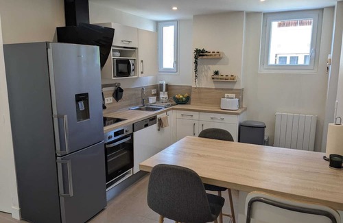 Murat-le-Quaire Appartement | Ground floor apartment with garden Oréade Sancy furnished tourism *
