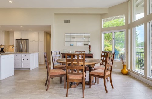 Lakeway Maison | ﻿Old Lakeway with Lake View and Swim Spa. 30 Day Minimum.