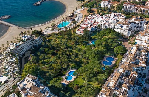 Puerto Banus Appartement | Apartment in Playas del Duque for 4 people | Casa Cadiz 208