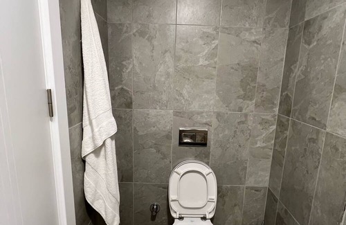 Esenyurt Appartement | Cozy 1-bedroom apartment in marvelous Istanbul with wifi and full gym.