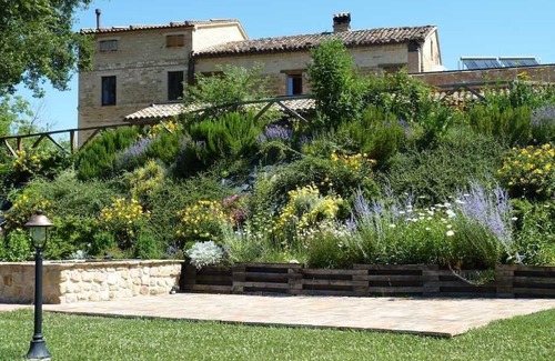 San Ginesio Appartement | Spacious 2-bedroom apartment with wonderful views of the Sibillini Mountains