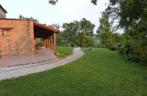 San Ginesio Appartement | Spacious 2-bedroom apartment with wonderful views of the Sibillini Mountains