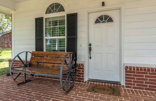 Gilmer Maison | 700+ acre farm with ponds and a pool located in Gilmer, Texas!