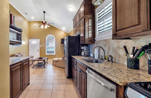 Gilmer Maison | 700+ acre farm with ponds and a pool located in Gilmer, Texas!