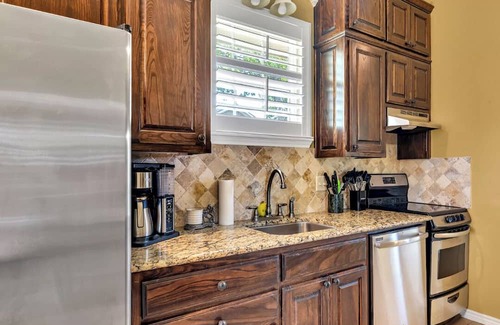Gilmer Maison | 700+ acre farm with ponds and a pool located in Gilmer, Texas!