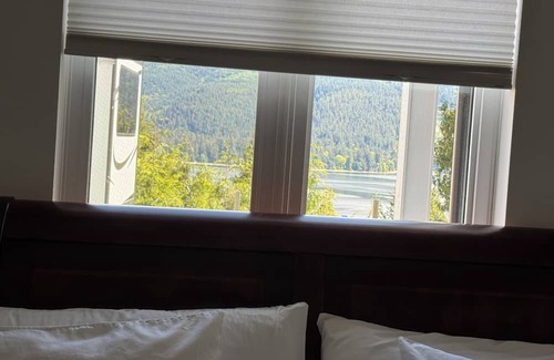 Sechelt Maison | 5 minute to the golf cours and lighthouse Pub. Downtown