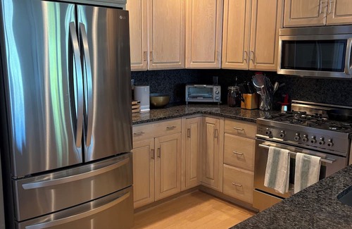 Avon Maison | Modern 4-bdrm family beach house with WiFi, Central AC in the heart of Bay Head