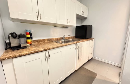 Port Credit Appartement | Lakeshore Full Apartment - Steps to Bars & Fun in Port Credit