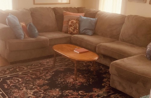 Williamsport Maison | Spacious 4-bedroom house with AC, WiFi in charming Williamsport sleeps 10
