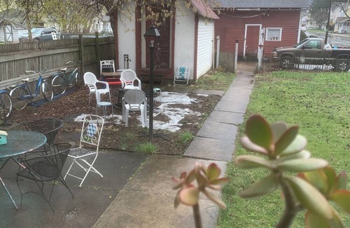 Williamsport Maison | Spacious 4-bedroom house with AC, WiFi in charming Williamsport sleeps 10