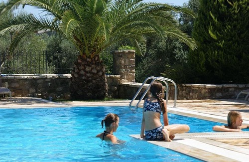 Longos Appartement | Charming 1-bedroom apartment in delightful Loggos with AC, WiFi