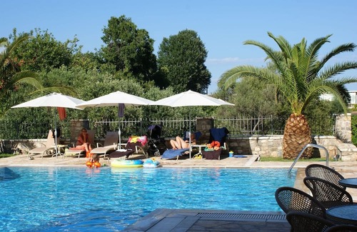 Longos Appartement | Charming 1-bedroom apartment in delightful Loggos with AC, WiFi