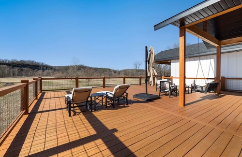 Noel Maison | Elk View-Access Elk River-Rural Acreage-Huge Patio