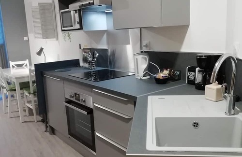 Bezu-le-Guery Appartement | Agréable studio tout près de vignes champs et bois très bien situé pour rayonner