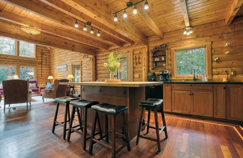 Blandford Maison | Tranquil Retreat 6-BRs Total in the Berkshires