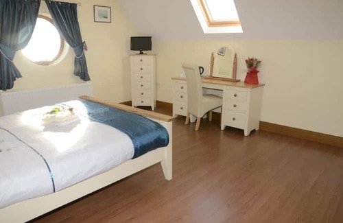 Ballymacarthur Lit Et Petit-Déjeuner | Lodges Estate: Spacious Retreat for Up to 10 Guests