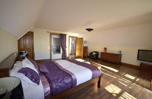 Ballymacarthur Lit Et Petit-Déjeuner | Lodges Estate: Spacious Retreat for Up to 10 Guests