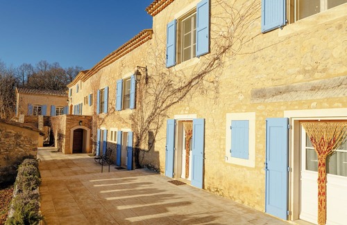 Redortiers Maison | Belle demeure entre Lurs et Ventoux Toute équipée pour les amateurs de sport