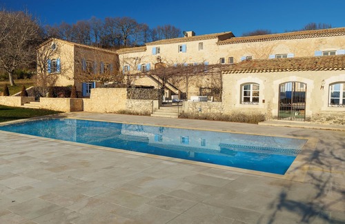 Redortiers Maison | Belle demeure entre Lurs et Ventoux Toute équipée pour les amateurs de sport