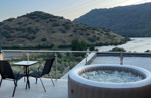 Cabanas de Baixo Appartement | Spacious 6-bedroom hotel suites with AC, WiFi in charming Torre de Moncorvo