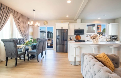 Paine Field-Lake Stickney Maison | Utopia Luxury Stay - Lynwood