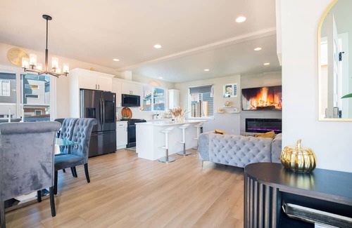 Paine Field-Lake Stickney Maison | Utopia Luxury Stay - Lynwood