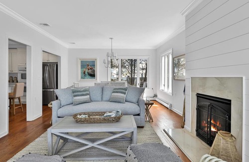 Spring Lake Maison | Water Views Spacious 5-bedroom house in charming Spring Lake.