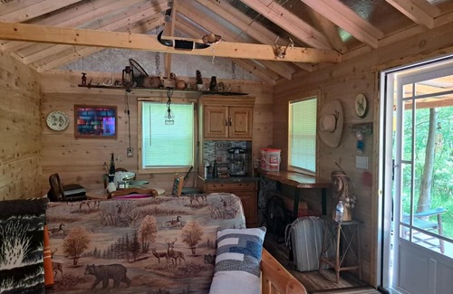 Danville Location De VR | Tranquil campsite with AC in the woods of Danville