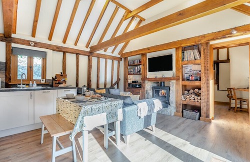 Stonegate Maison | Little Bewl Bridge Stable