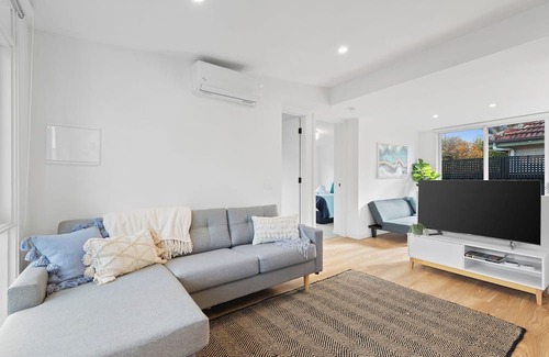 Dromana Villa | Proton Beach Villa 1 by Ready Set Stay
