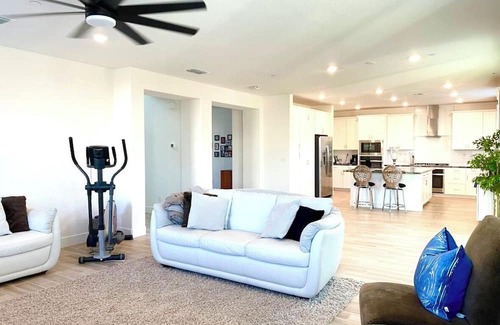 Woodland Maison | spacious bedroom 5 in pristine & restful home