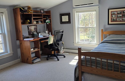 Lexington Maison | Boston adjacent,spacious 5-bedroom house with AC in charming historic Lexington