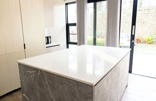 Kigali Appartement | Modern & Cozy Two-Floor Getaway: Central Location!