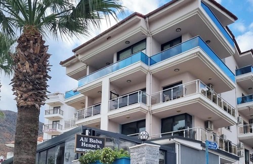 Marmaris City Center Appartement | Spacious 3-bedroom apartment with WiFi and AC in charming Marmaris